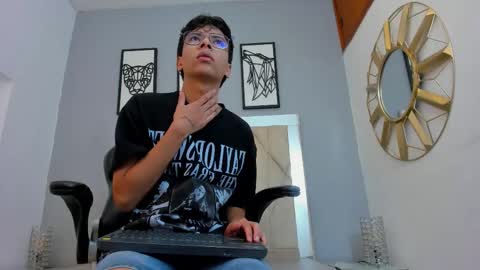 Adams Bobby online show from 03.23.26