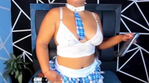 Snapshot of adams_cloe chatting on 03.04.25 Cloe Adams online show from 03.04.25