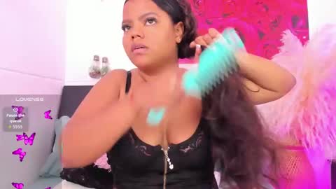 Snapshot of adams_cloe chatting on 11.10.25 Cloe Adams online show from 11.10.25