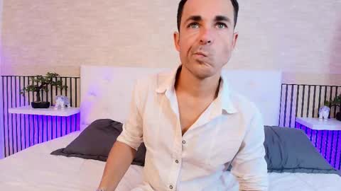 Im Adams Sanz online show from 03.26.26