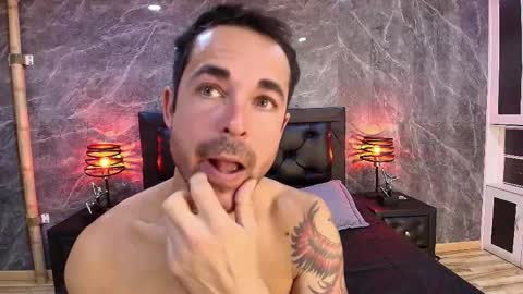 Im Adams Sanz online show from 04.21.26