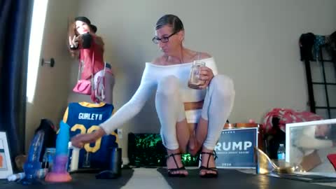 Snapshot of adamseve777 chatting on 12.22.24 TaylorSexbot online show from 12.22.24