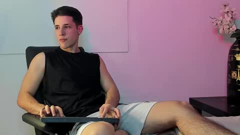 Snapshot of adan_rivas chatting on 12.17.24 adan online show from 12.17.24