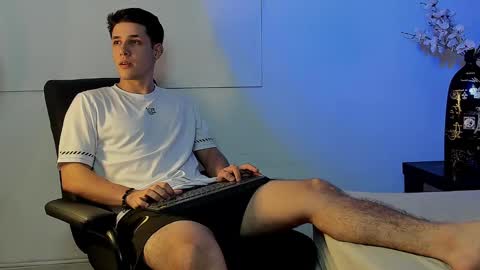 Snapshot of adan_rivas chatting on 12.20.24 adan online show from 12.20.24