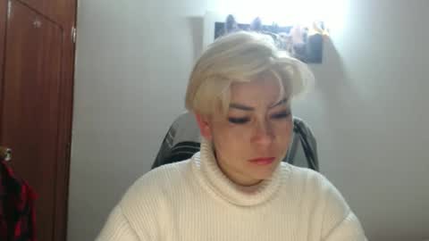 Snapshot of adan_romanoff chatting on 10.16.25 adan_romanoff online show from 10.16.25