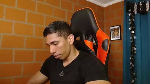 Adan Sin online show from 01.23.25