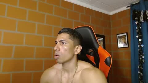 Adan Sin online show from 02.22.25