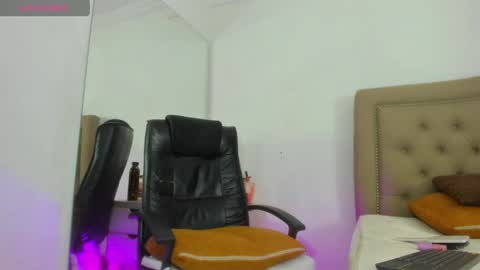 Snapshot of adara_ferrara chatting on 04.27.26 Adara Ferrara online show from 04.27.26