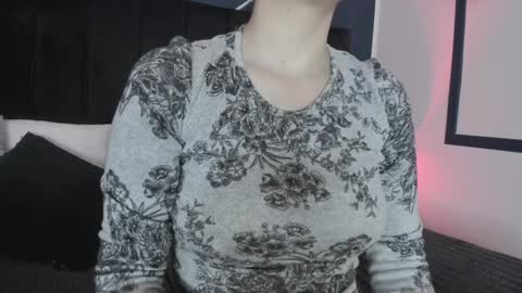 Snapshot of adeelinee chatting on 12.11.24 Ade online show from 12.11.24
