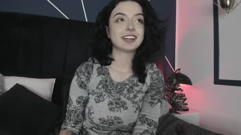 Snapshot of adeelinee chatting on 12.11.24 Ade online show from 12.11.24