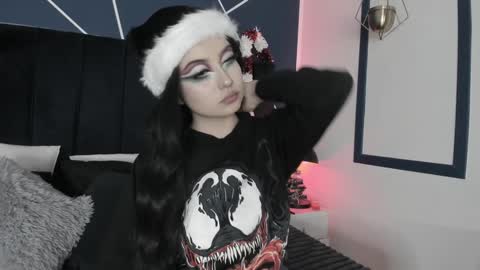 Snapshot of adeelinee chatting on 12.12.24 Ade online show from 12.12.24