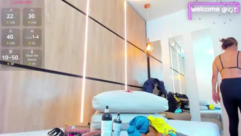 adela chase online show from 09.09.25