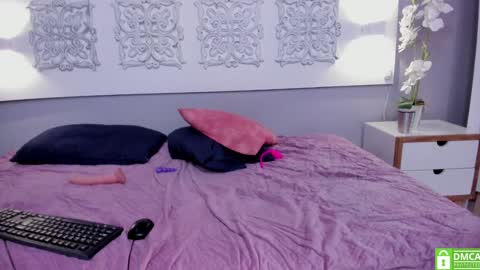 Adela Worsth online show from 02.01.25