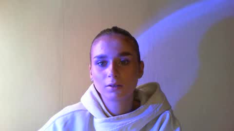 Adele Amore online show from 02.07.25