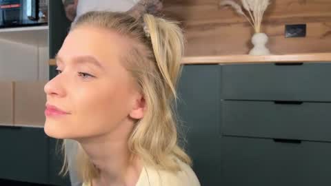 Adele Nick online show from 03.20.26