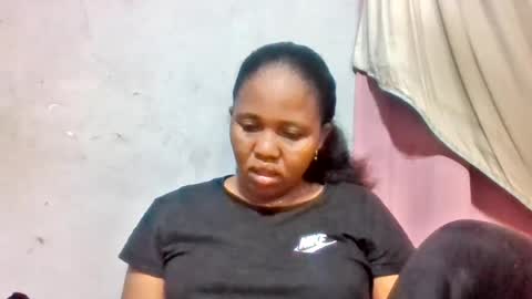 Snapshot of adelealy chatting on 06.16.26 adelealy online show from 06.16.26