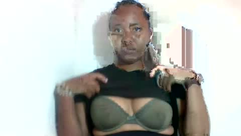 Snapshot of adelealy chatting on 07.16.26 adelealy online show from 07.16.26