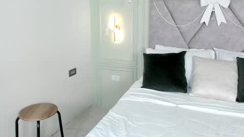 Adeele Brooke online show from 01.06.26