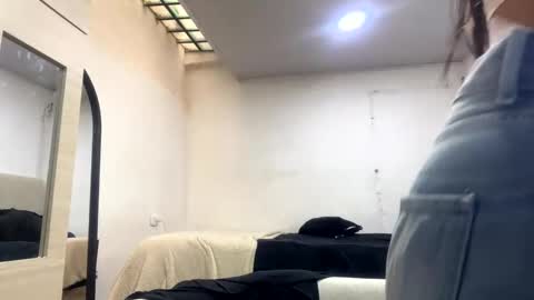 adellein foxx online show from 10.03.25