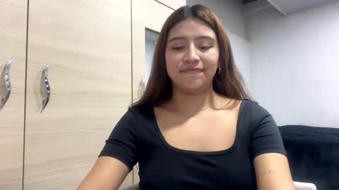 adellein foxx online show from 10.06.25