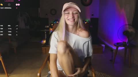 Snapshot of adelelyv chatting on 01.30.25 Adele online show from 01.30.25