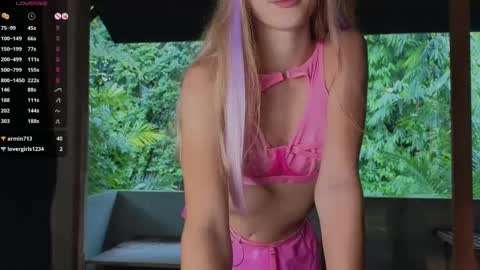 Snapshot of adelelyv chatting on 02.25.25 Adele online show from 02.25.25