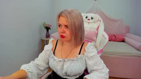 Snapshot of adeleravelle chatting on 07.14.26 AdeleRavelle online show from 07.14.26