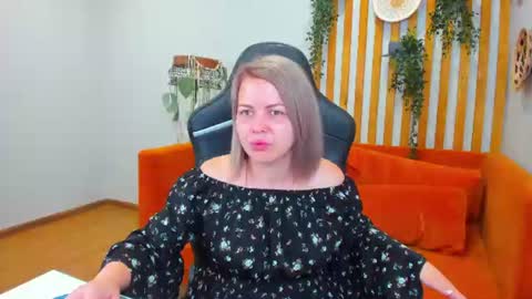 Snapshot of adeleravelle chatting on 08.09.26 AdeleRavelle online show from 08.09.26