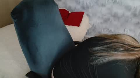 Snapshot of adelinalawson chatting on 06.25.26 adelinalawson online show from 06.25.26