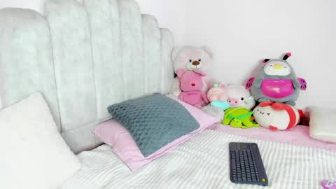 Snapshot of adeline1__ chatting on 06.05.26 dahia online show from 06.05.26