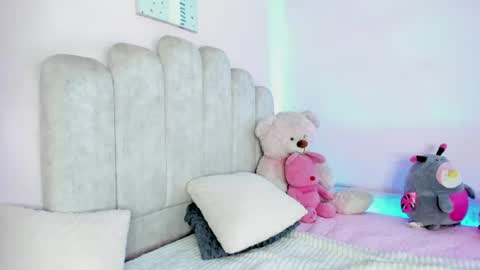 Snapshot of adeline1__ chatting on 06.27.26 dahia online show from 06.27.26