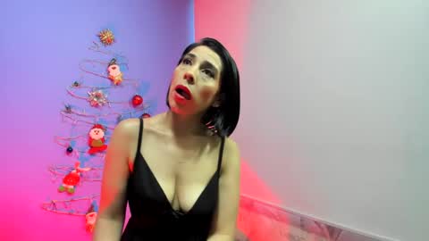 Adelle online show from 12.18.24