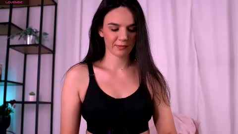 Adelle online show from 12.19.25