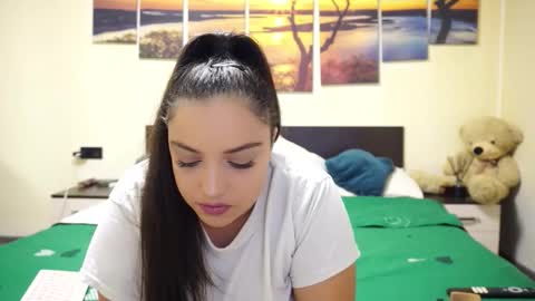 Adellineee online show from 10.23.25