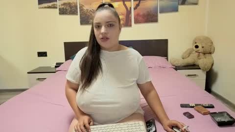 Snapshot of adellineee chatting on 05.31.26 Adellineee online show from 05.31.26