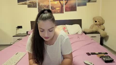 Snapshot of adellineee chatting on 06.10.26 Adellineee online show from 06.10.26