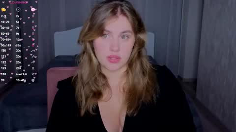 Snapshot of adelynnn chatting on 09.08.25 Ada online show from 09.08.25