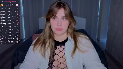 Snapshot of adelynnn chatting on 09.11.25 Ada online show from 09.11.25