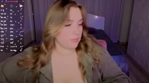 Snapshot of adelynnn chatting on 09.16.25 Ada online show from 09.16.25