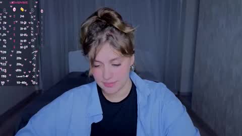 Snapshot of adelynnn chatting on 09.18.25 Ada online show from 09.18.25