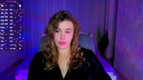 Snapshot of adelynnn chatting on 09.26.25 Ada online show from 09.26.25