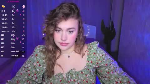 Snapshot of adelynnn chatting on 10.03.25 Ada online show from 10.03.25