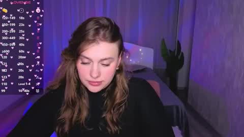 Snapshot of adelynnn chatting on 10.08.25 Ada online show from 10.08.25