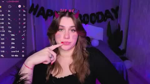 Snapshot of adelynnn chatting on 10.27.25 Ada online show from 10.27.25