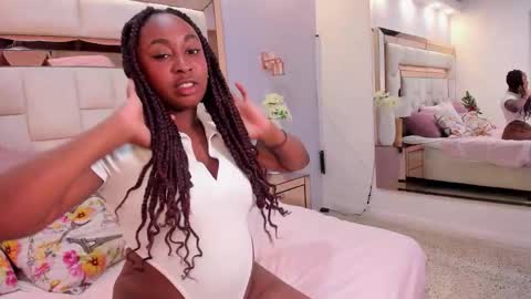 Adhara Mosquera online show from 11.28.25