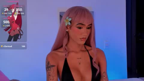 Isabellafirst online show from 09.11.25