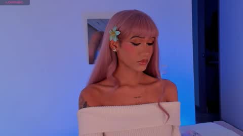 Isabellafirst online show from 09.12.25