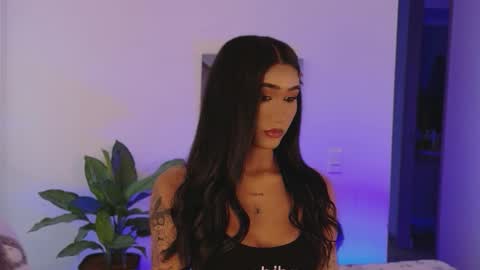 Isabellafirst online show from 09.24.25