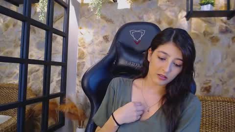 Adhara Hamilton  online show from 09.10.25