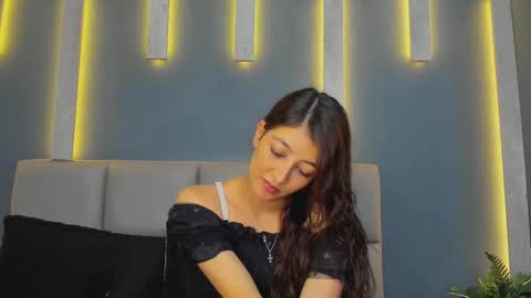 Adhara Hamilton  online show from 09.14.25